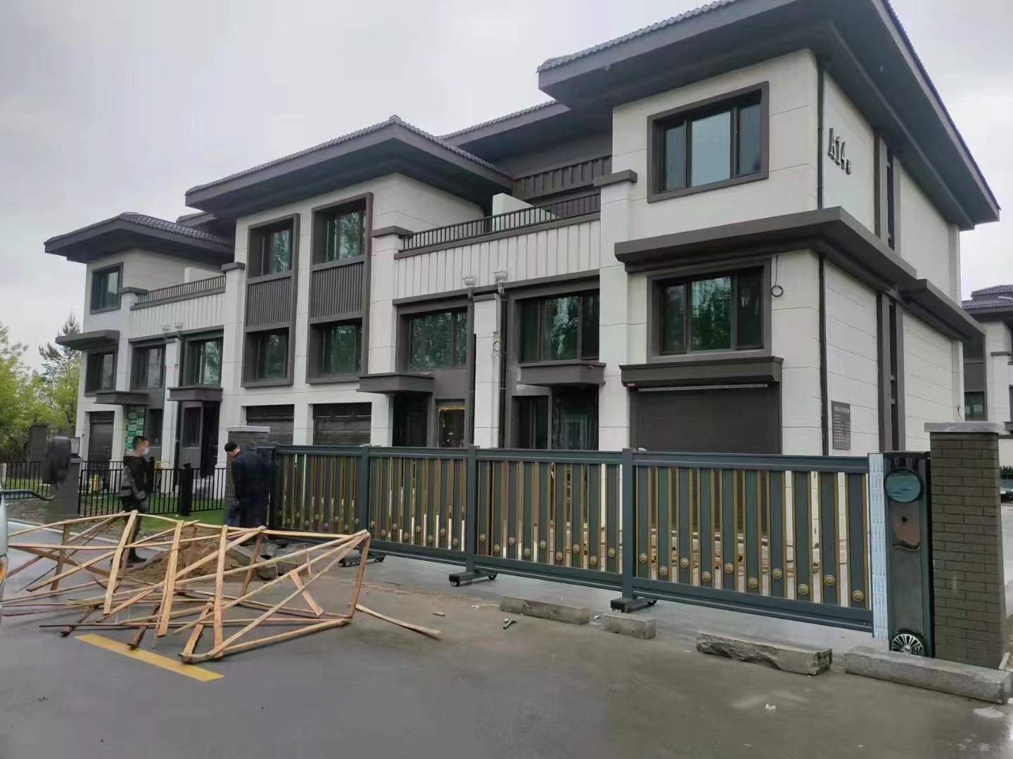 松江区伸缩门电话